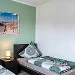 Holiday home Jollenhuus *