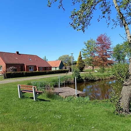 Holiday home Jollenhuus *